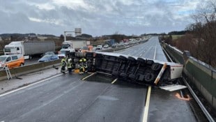 Der 63-jährige Lenker dieses Kfz wurde mit Verletzungen in das Universitätsklinikum St. Pölten ...