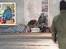 In dem großen Rucksack (links oben) hatte der Obdachlose all seine verbliebenen Habseligkeiten. ...