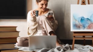 Fernsehen, lesen, im Internet surfen, vielleicht auch malen. Es gibt so vieles, das man abends ...