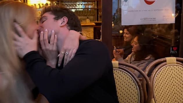 Diese Liebe ist filmreif: Lara Cosima Henckel von Donnersmarck küsst François Pinault.