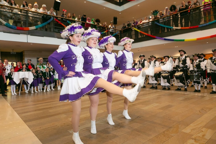 Eine gelungene Vorführung durch die anmutigen Gardetänzerinnen durfte auch in diesem Jahr nicht ...