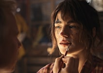 Viel Lob gab’s für Ex-Buhlschaft Valerie Pachner. Sie spielt die Hauptrolle, verkörpert die ...