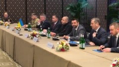 Die ukrainische Delegation ist für Verhandlungen mit Russland nach Genf gereist.