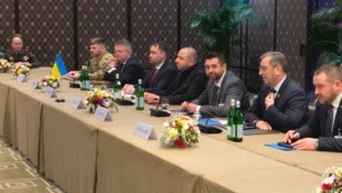 Die ukrainische Delegation ist für Verhandlungen mit Russland nach Genf gereist.