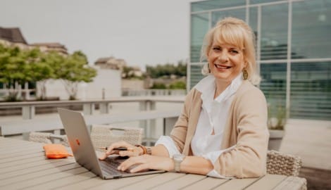 Psychologin Sabine Viktoria Schneider hat sich auf Mind-Body-Medizin spezialisiert und nutzt die ...