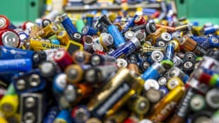 Falsch entsorgte Batterien werden immer häufiger zum Problem.
