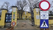 Das Fahrverbot zwischen 7.30 und 8 Uhr in der Straße der Schule wurde 2021 zur Sicherheit der ...