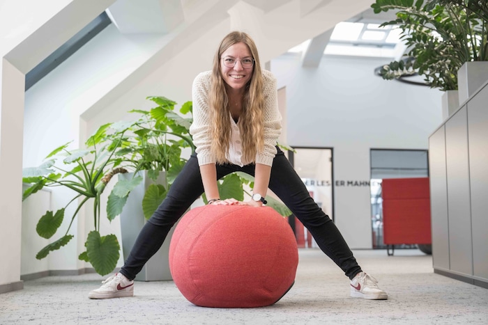 Michaela Holzinger wird aktiv.