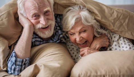 Im Alter glücklich sein – ein Ziel, das viele verfolgen.