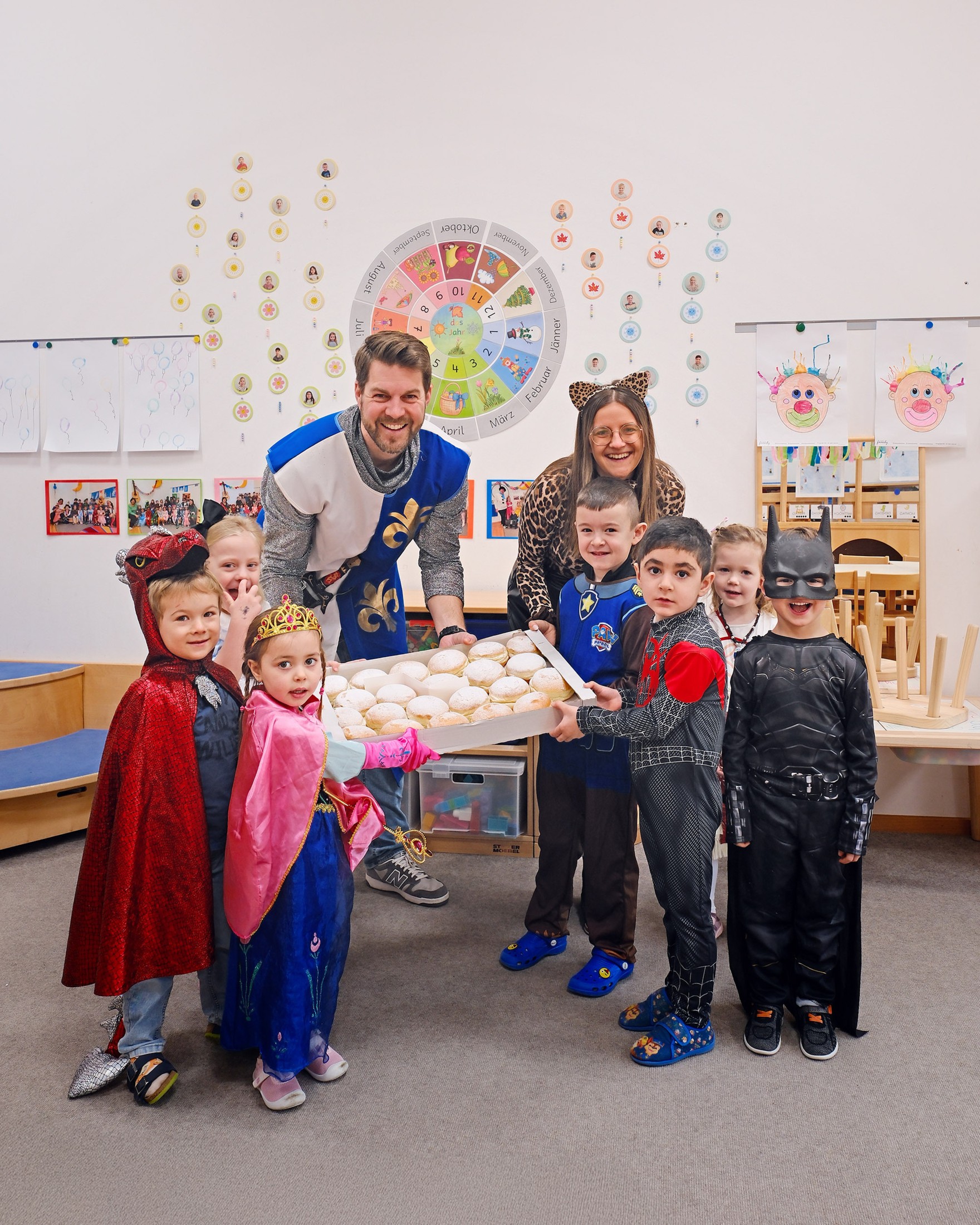 In Hornstein gab es eine süße Stärkung für Volksschule und Kindergarten.