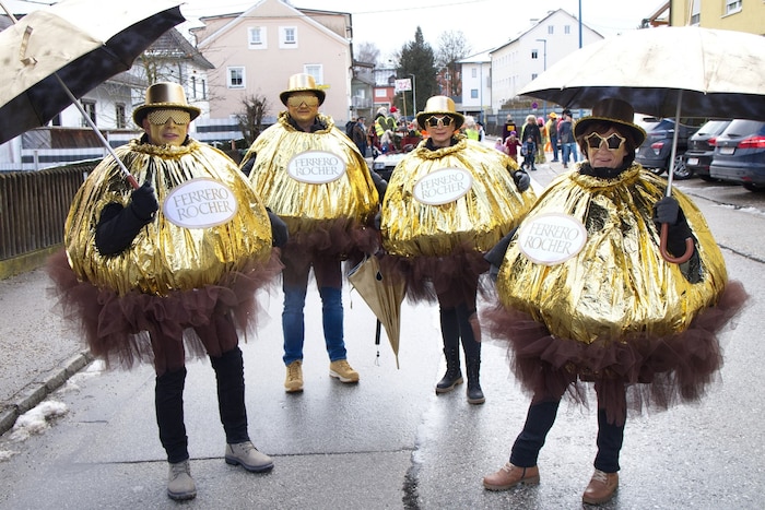 „Süße“ Kostüme in Bad Hall, die man direkt vernaschen will