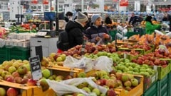 Die Verzweiflung ist groß: Viele können sich frisches Obst gar nicht mehr leisten.