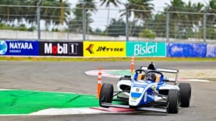 Stiebleichinger in ihrem Formel-4-Boliden.