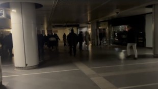 Licht aus hieß es Dienstagabend bei der U-Bahn-Station Stephansplatz.