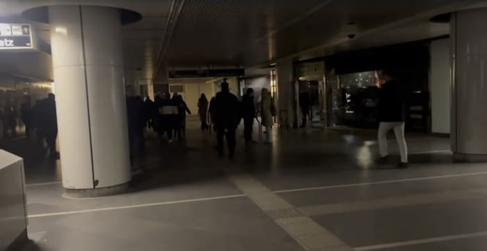 Licht aus hieß es Dienstagabend bei der U-Bahn-Station Stephansplatz.