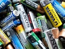 Lithium-Batterien finden sich in unzähligen Produkten und landen weit seltener in Sammelstellen ...