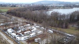 Der Durchreiseplatz in Pichling ist heuer früh gefüllt, doch die anwesenden Minderheiten halten ...