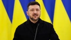 Selenskyj hatte auch am Samstag bei der Münchner Sicherheitskonferenz bemängelt, die USA würden ...