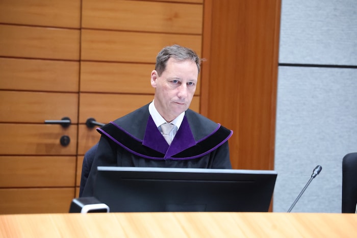Richter Norbert Hofer, spezialisiert auf Alpinangelegenheiten, führt den Prozess als ...