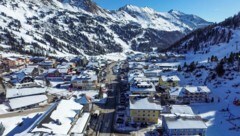 Direkt im Zentrum von Obertauern liegt ein großer Platz. 