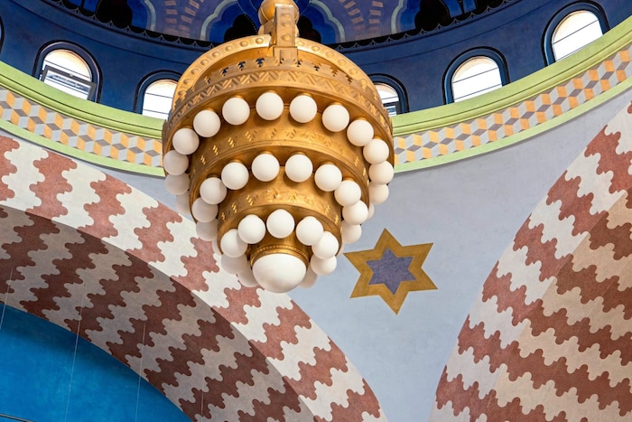 Trenčíns stolze Synagoge im Art-Déco-Stil bekam ihre alte Bemalung wieder zurück.