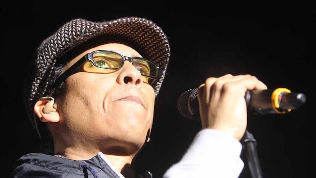 Erst im Dezember feierte der umstrittene Sänger sein Comeback. Die Tour führte ihn am 11. Jänner ...