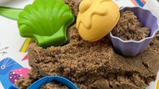 Zum Teil ist der Sand auch bunt und zum Basteln gedacht. 