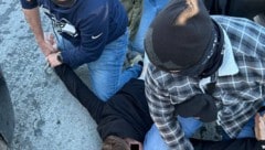 Zahlreiche Mobiltelefone wurden nach der Festnahme eines Abholers sichergestellt.