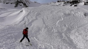 Auch im Tiroler Zillertal wurden insgesamt neun Lawinenabgänge gemeldet, die jedoch glimpflich ...