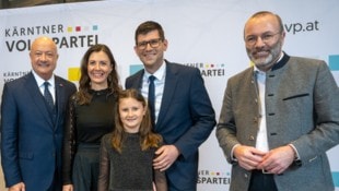 Bundeskanzler Stocker, Kärntens VP-Chef Gruber mit Familie und EVP-Chef Weber.
