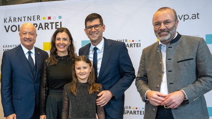 Bundeskanzler Stocker, Kärntens VP-Chef Martin Gruber mit Frau und Tochter und EVP-Chef Manfred ...