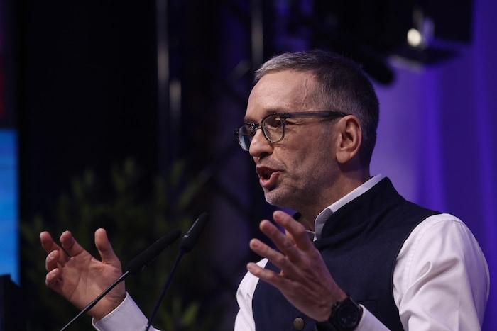 Herbert Kickl entertained the approximately 2,500 Freedom Party guests in Ried in his usual ...