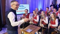 Der blaue „Dirigent“: FPÖ-Herbert Kickl holte beim traditionellen Aschermittwoch seiner Partei ...