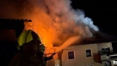 195 Einsatzkräfte mehrerer Feuerwehren beim Löscheinsatz.