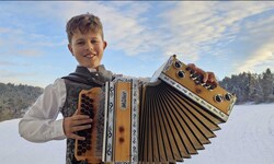 Er schätzt seine Steirische: Rafael Zechner will Musiker werden und später einmal unterrichten.