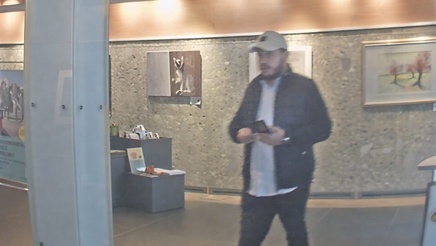 Einer der beiden Männer, die hinter den Taten vermutet werden