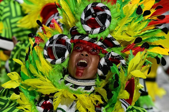 In den dicht gedrängten Straßenblocks nutzen Täter nach Angaben der Behörden das Gedränge aus, ...