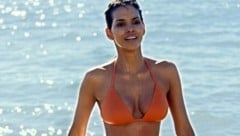 Halle Berry entzückte als Bond-Girl Jinx im orangen Bikini die Fans in „Stirb an einem anderen ...