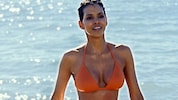 Halle Berry entzückte als Bond-Girl Jinx im orangen Bikini die Fans in „Stirb an einem anderen ...