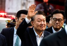 Südkoreas Ex-Präsident Yoon Suk Yeol muss lebenslang in Haft, nachdem er einen – gescheiterten – ...