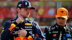 Noch vor dem Saisonstart liefern sich Max Verstappen (li.) und McLaren (mit Lando Norris) einen ...
