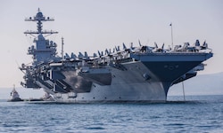 Die USA sind weitestgehend startklar für einen Angriff auf den Iran. Im Bild zu sehen: Die „USS ...