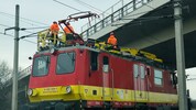 Wegen eines Oberleitungsschadens zwischen Wiener Neustadt und Neunkirchen mussten 44 Personen ...