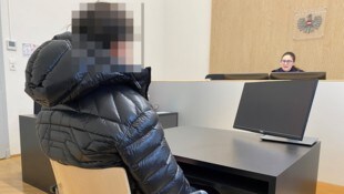 Der angeklagte Lehrling durfte am Ende froh sein, Richterin Sabrina Tagwercher verhängte ein ...