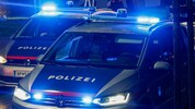 Ein Auto-Lenker richtete enormen Scahden an und ergriff die Flucht. 