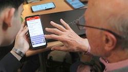 Die Prämie kann nur digital beantragt werden. Vor allem für ältere Personen stellt das eine ...