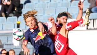 Gegen Salzburg erkämpfte sich der GAK um Kapitän Maderner (re.) ein 1:1. Daran will man in ...