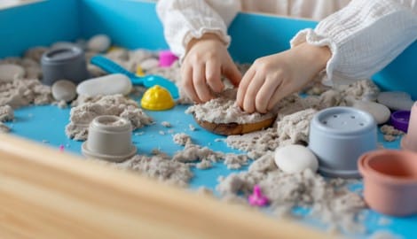 Asbest-Spuren in Spielsand: Die Grünen schlagen im Nationalrat Alarm.