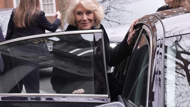 Königin Camilla absolvierte nach der Festnahme ihres Schwagers Andrew einen Termin in London. ...