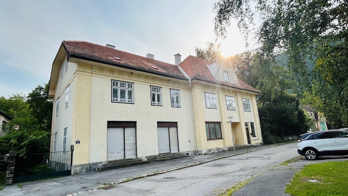 Auch das daneben liegende Pfarrhaus wird saniert und für die kulturelle Nutzung adaptiert.